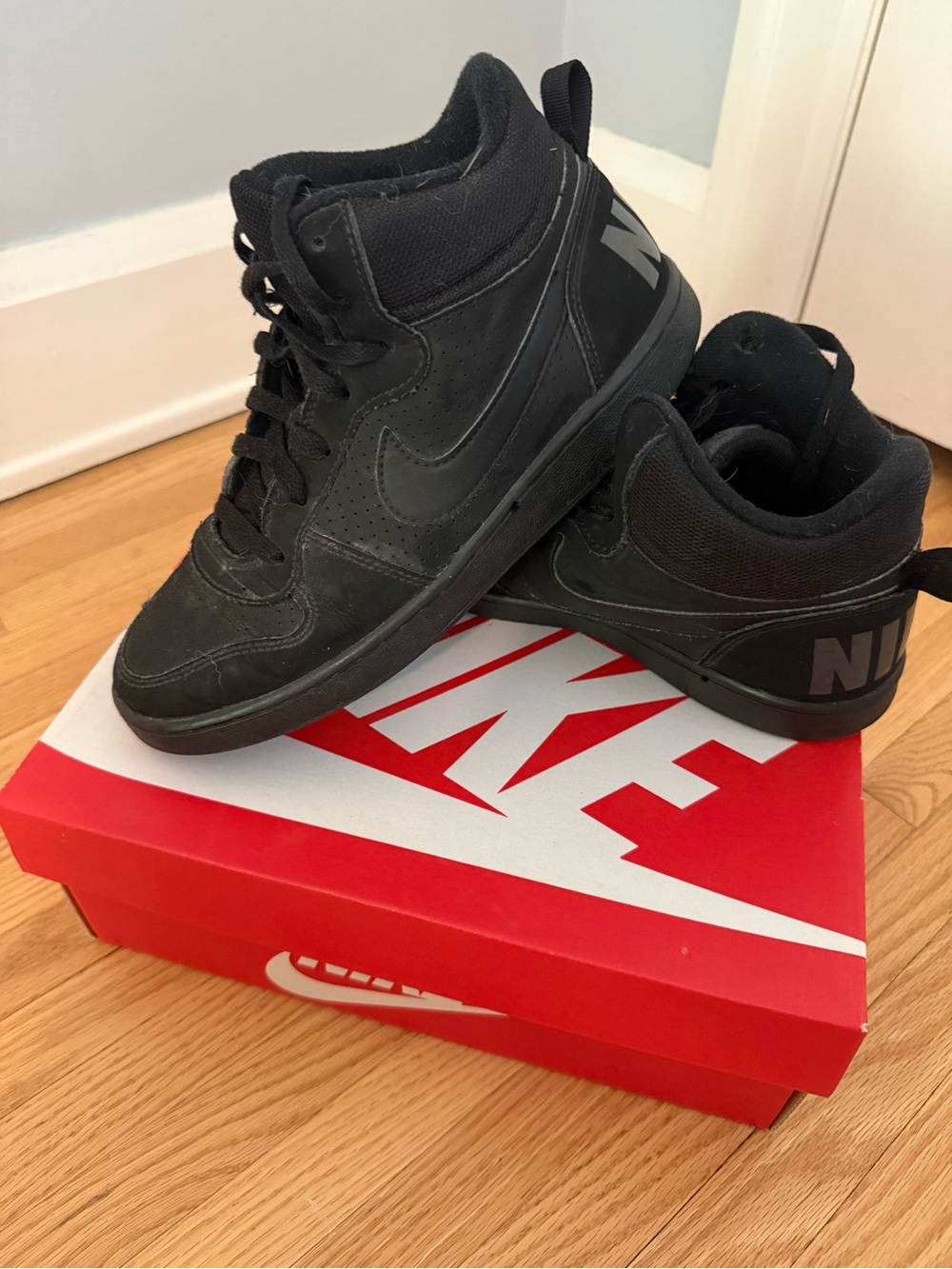 Nike Kids Black Mid-Top Sneakers